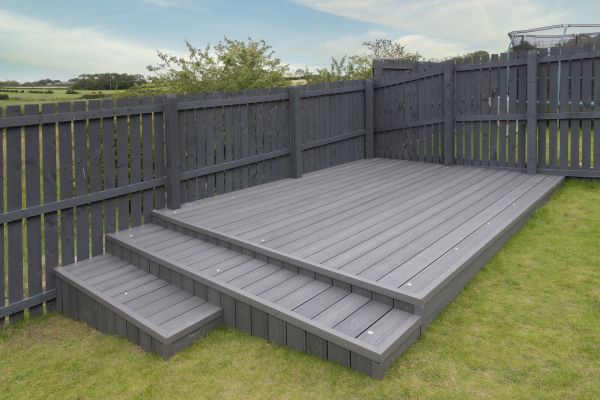 Vinyl Deck Construction in Royal Oak